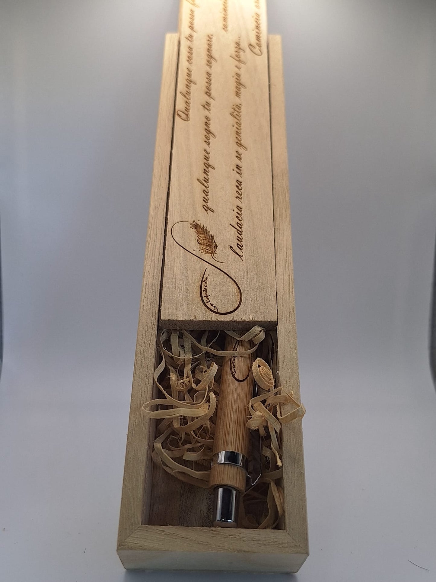 COFANETTO LEGNO PERSONALIZZATO + PENNA SFERA + PORTACHIAVI PUZZLE CON DEDICA