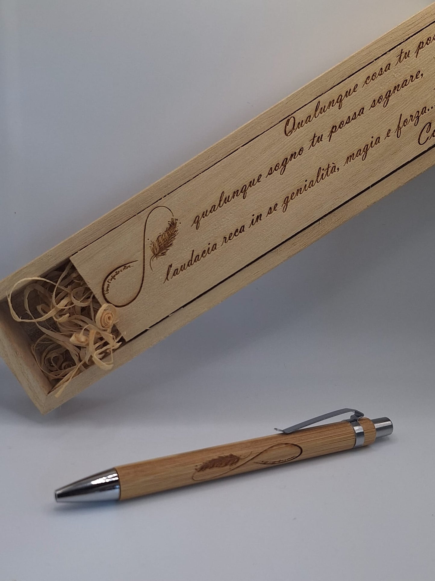 COFANETTO LEGNO PERSONALIZZATO + PENNA SFERA + PORTACHIAVI PUZZLE CON DEDICA
