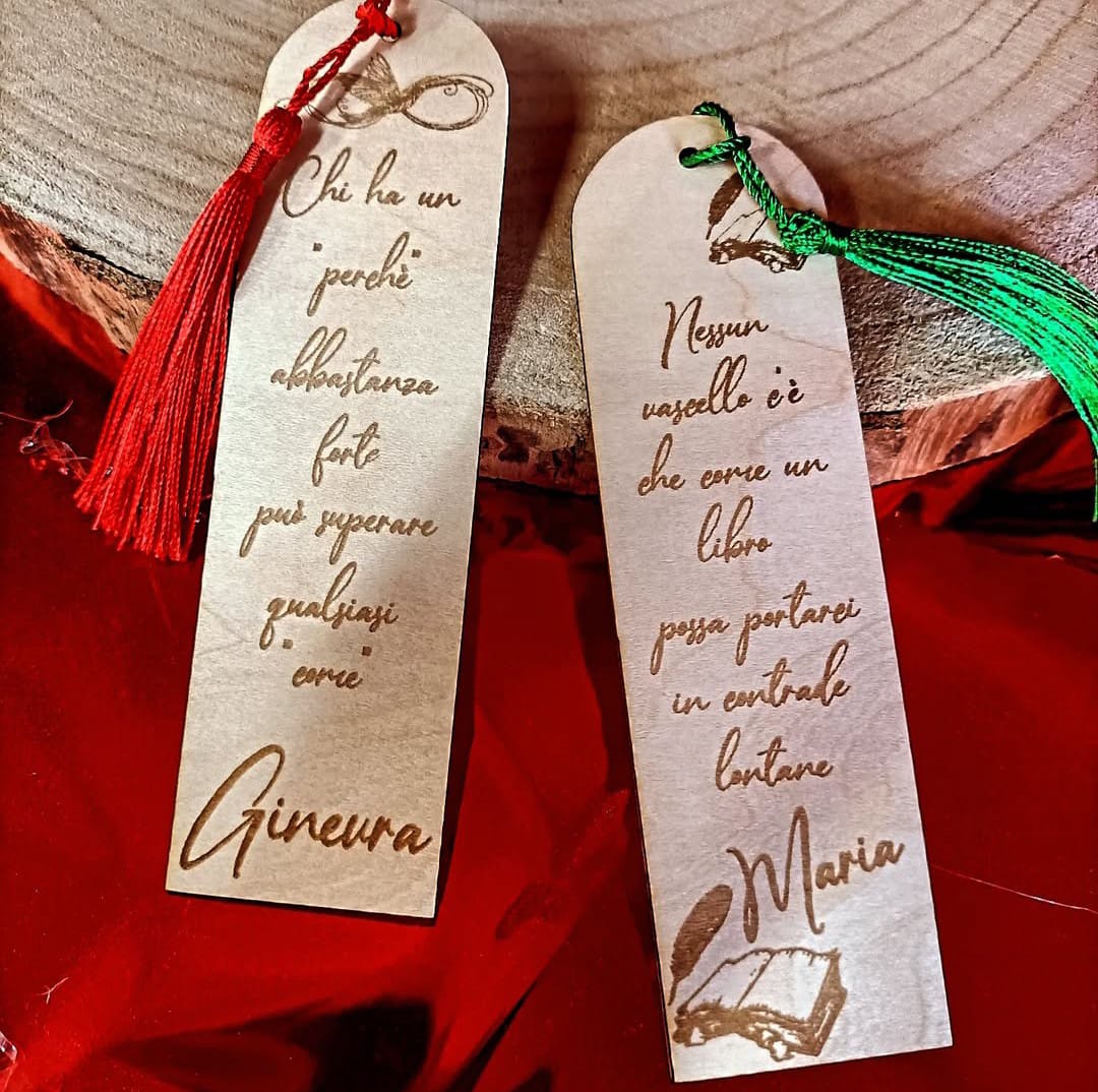 SEGNALIBRI IN LEGNO PERSONALIZZATI CON DEDICA E NOME