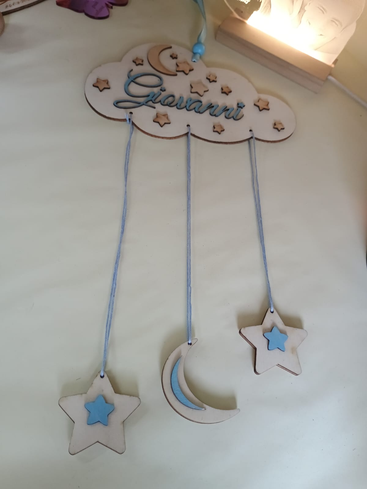 ACCHIAPPASOGNI NUVOLA PERSONALIZZATO AZZURRO IN LEGNO