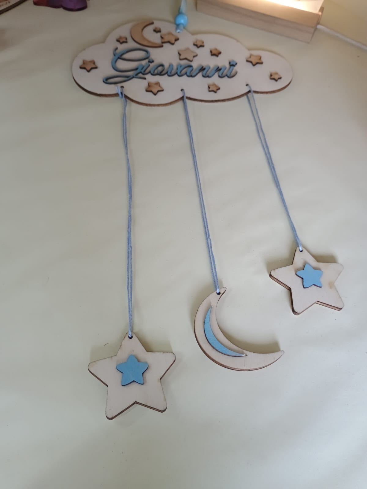 ACCHIAPPASOGNI NUVOLA PERSONALIZZATO AZZURRO IN LEGNO